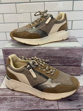 Neutral Mixed-Material low Platform Sneakers - Taupe, Metallic & Cream